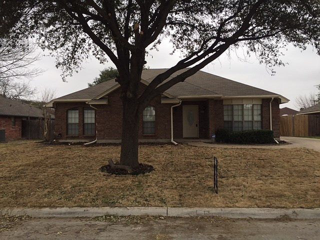 1st image of 2674 Village Green Dr