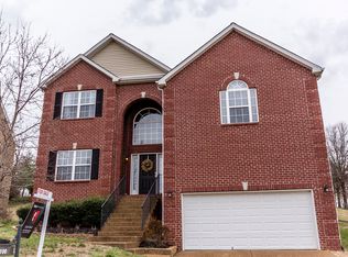 100 Carlton Dr, Hendersonville, TN 37075