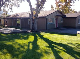 921 Mountain View Dr, Eagle Pt, OR 97524