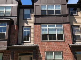 760 Keystone Ln, Vernon Hills, IL 60061
