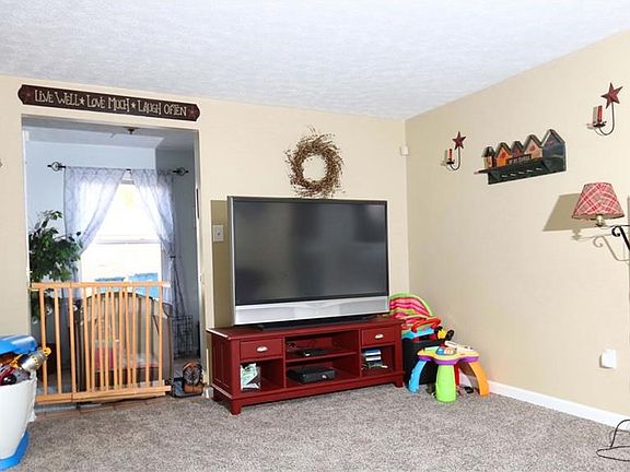 3rd image of 5101 Seville Dr