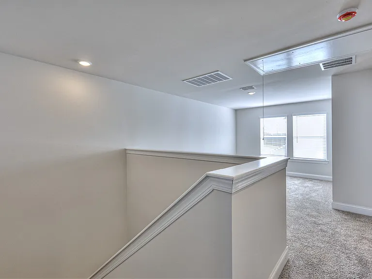 1291 Bluffton Cir — Photo 35