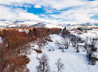 141 Majestic Ln, Ashland, OR