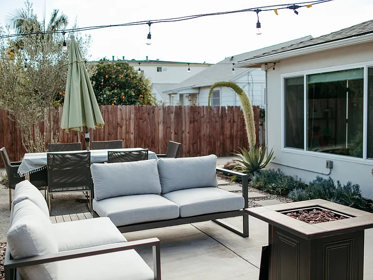 4588 Winona Ave — Photo 93