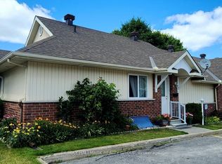3 Daphne Cres, Ottawa, ON K2S1Y1