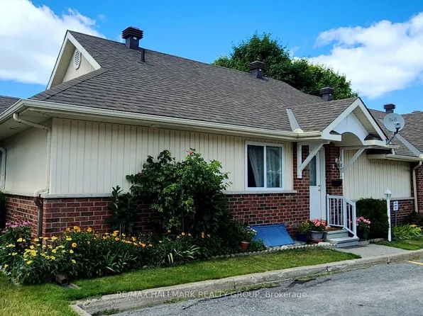 3 Daphne Cres, Ottawa, ON K2S 1Y1
