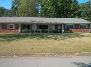 106 Regent Ln, Florence, AL 35630