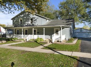 507 S 1st St, Oregon, IL 61061