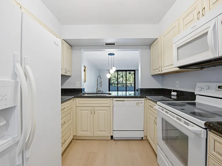 2070 Homewood Blvd #3150 — Photo 9