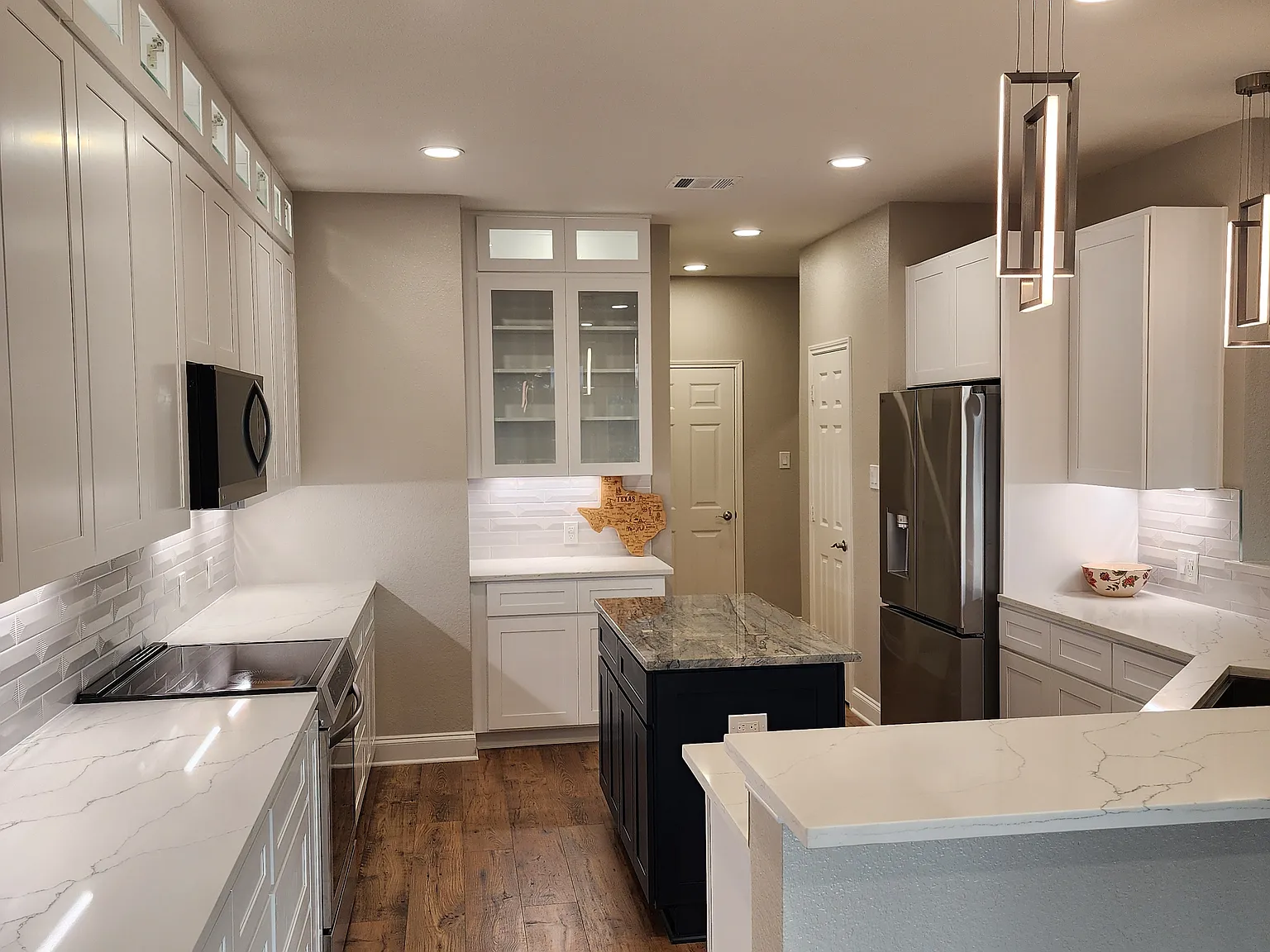 4 bed, 3014 sqft, $4,800 — Photo 4