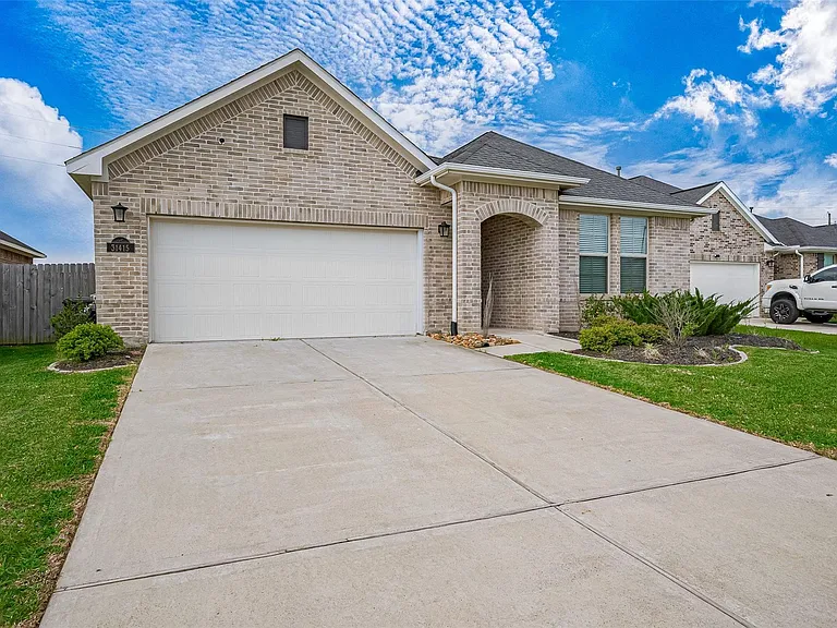 31415 Conover Dr — Photo 4