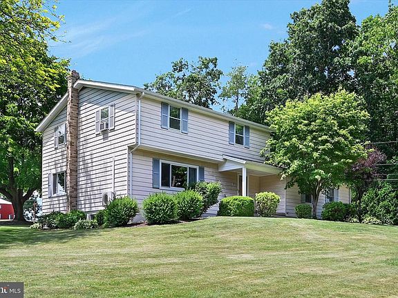 4th image of 297 Tielman Rd