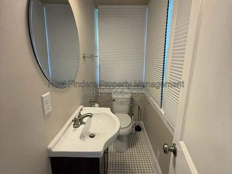 1309 Macarthur St — Photo 16