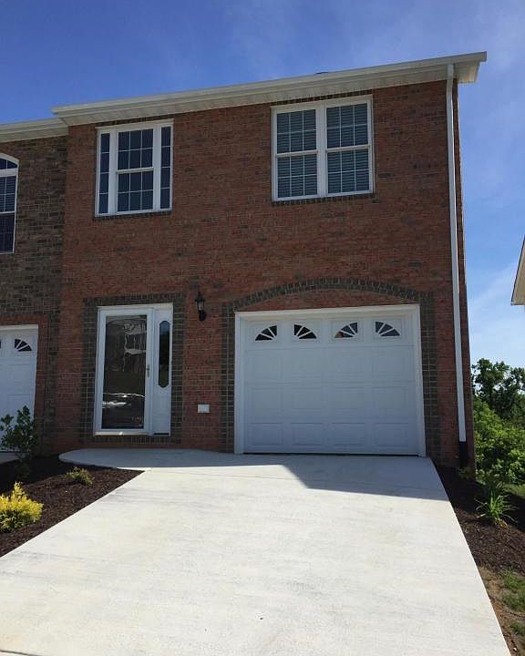 2nd image of 873 Walhalla Ct