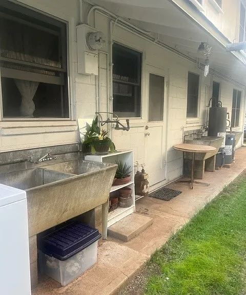646 Coolidge St #2 — Photo 11