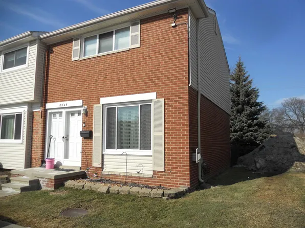 8225 Dartmouth Dr, Warren, MI 48093