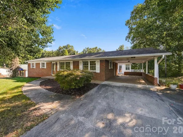 3070 Startown Rd, Newton, NC 28658