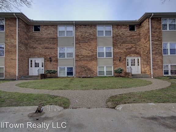 2nd image of 834 11th Street Ct APT 101