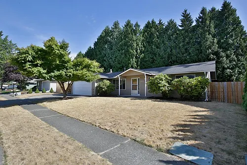 10040 163rd Ave NE Photo 1