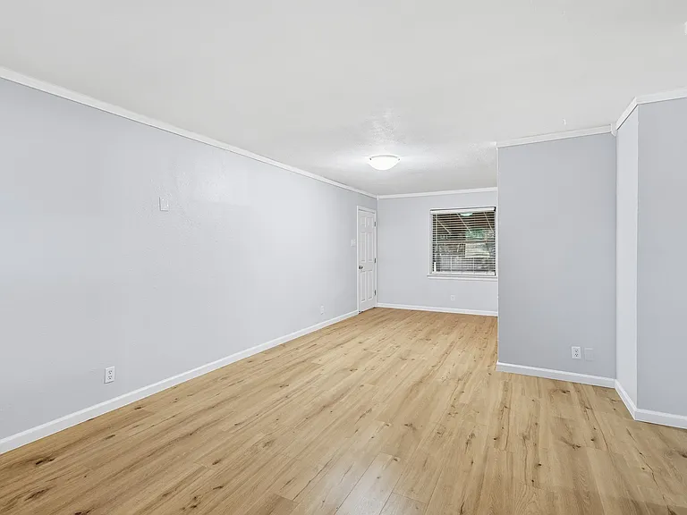 5345 Hensley Dr — Photo 5