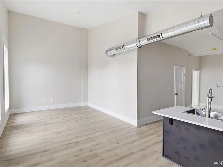 136 Seneca St — Photo 8