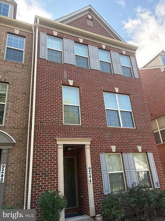 3 bed, 4.0 bath, 1751 sqft, $2,600 — Photo 1