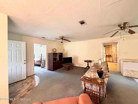 3rd image of 153 Ida Miller Rd