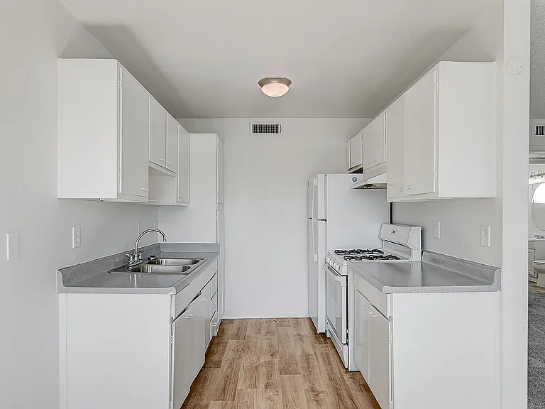 4805_Heidi St_unit 15-9