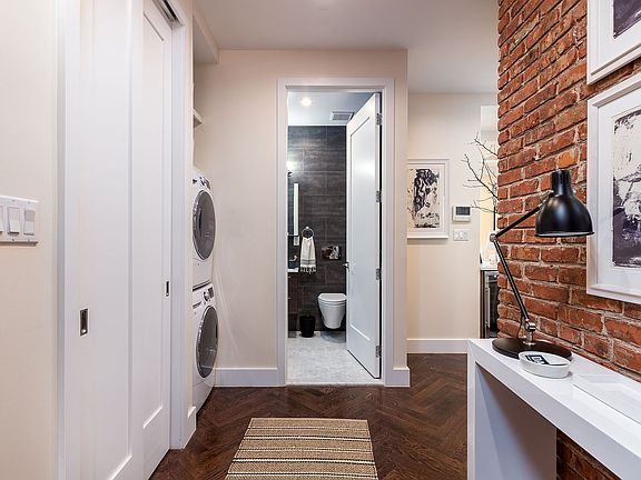 2nd image of 921 Washington Ave #834