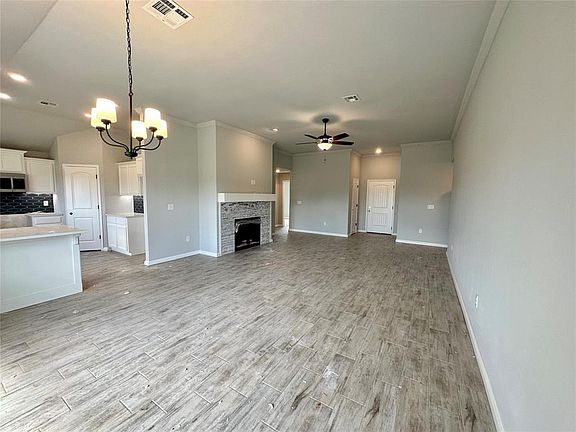 4th image of 1105 Blackjack Creek Dr