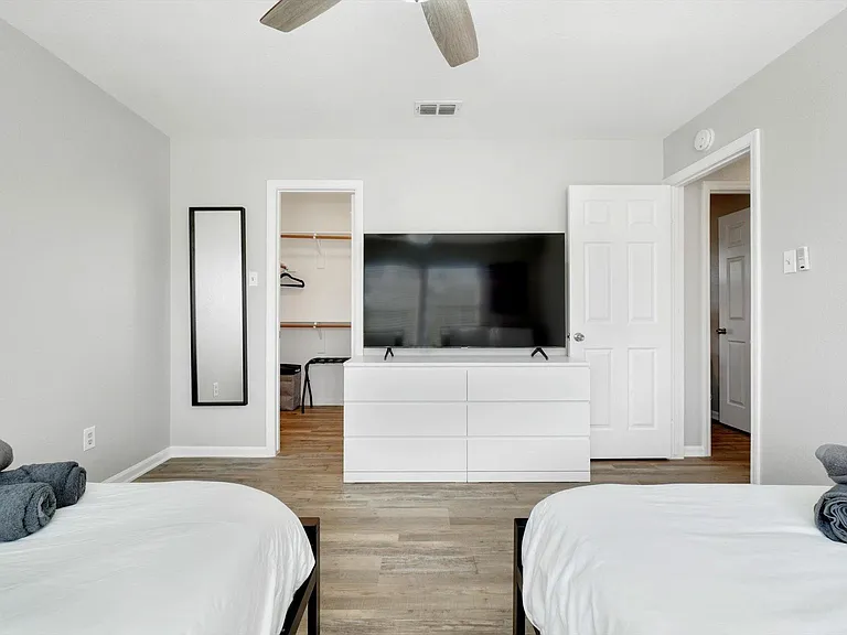 2062 Arena Dr — Photo 33