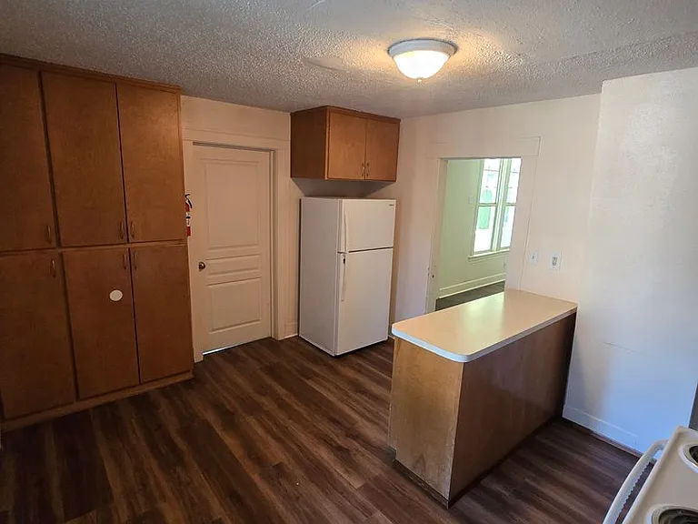 114 N Touchet St — Photo 22
