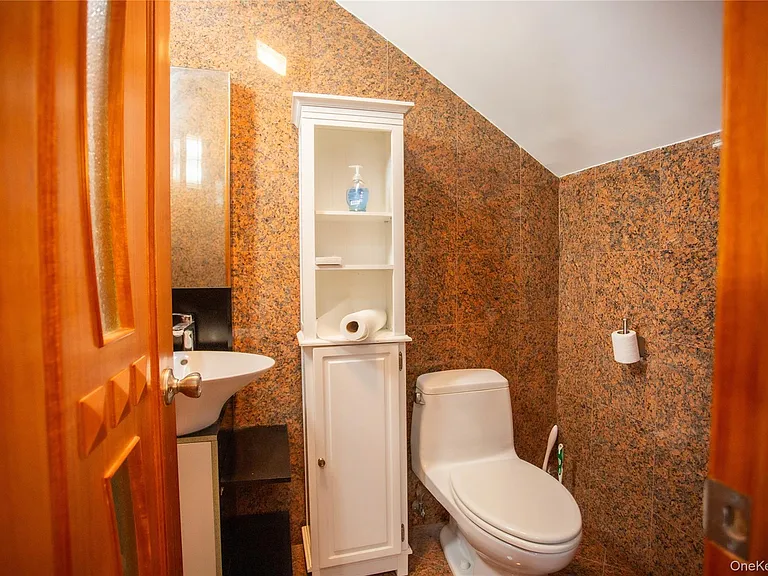 521 W Broadway #B — Photo 20