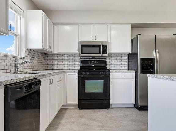 2nd image of 25264 S Shannon Dr