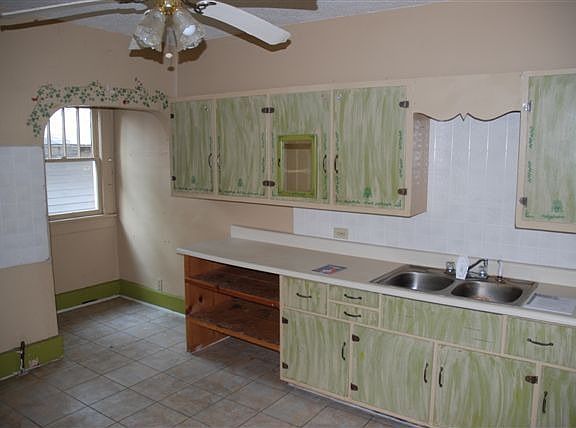 5th image of 837 N Jefferson St