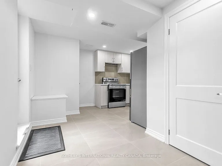 11 Valley Centre Dr #BASEMENT — Photo 7