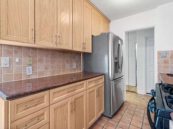 5th image of 446 E 86th St APT 5D