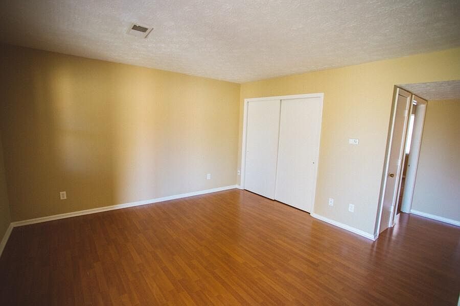 1st image of 230 Wayne Dr