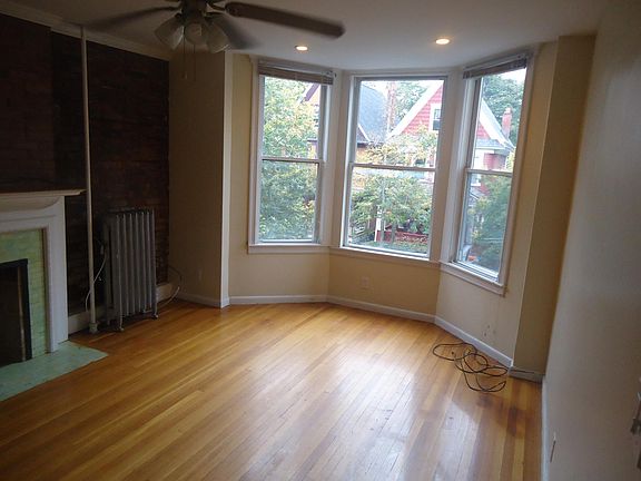 3rd image of 228 Lexington Ave APT 7