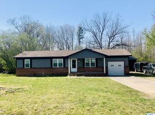 571 Mitchell Dr, Hollywood, AL 35752