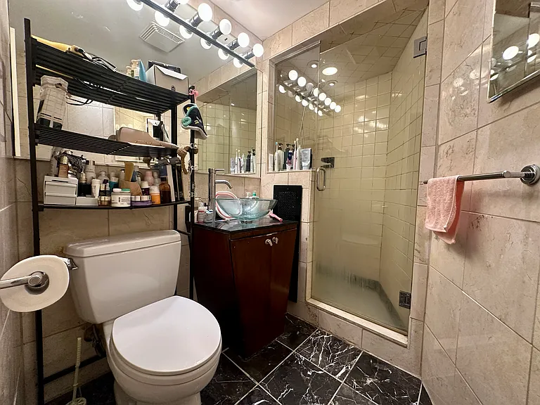 5 Braemore Rd #8 — Photo 18