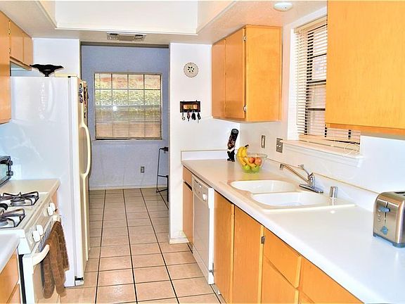 4th image of 425 Irondale Dr APT F
