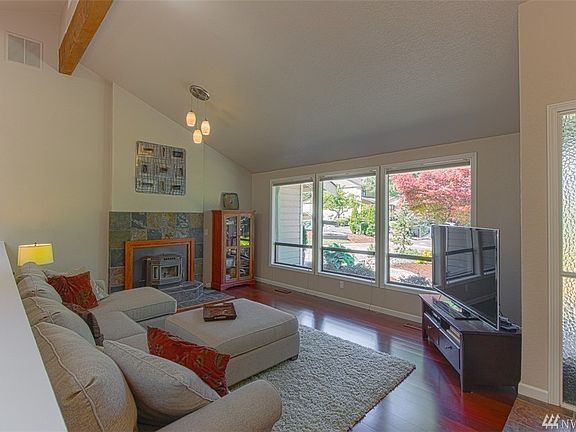 3rd image of 4705 7th Ave NE