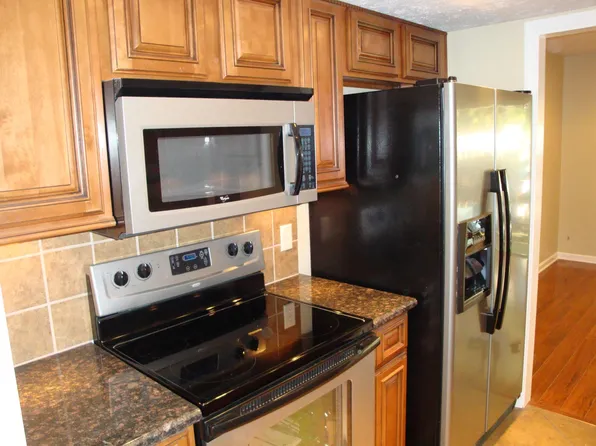 30 King Henry Ct, Savannah, GA 31419