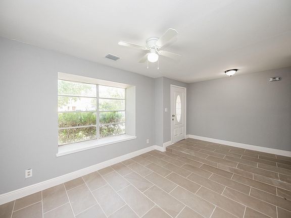 4th image of 9407 Pipestone St