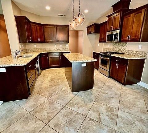 2nd image of 1138 Lancaster Way