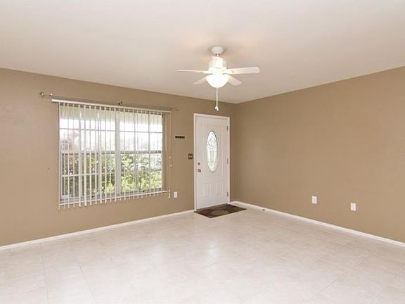 4th image of 3236 Montclair Cir