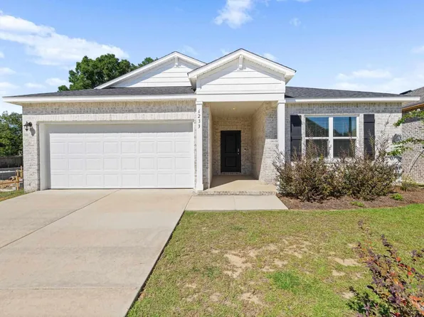 6233 Forest Pines Dr, Pensacola, FL 32526