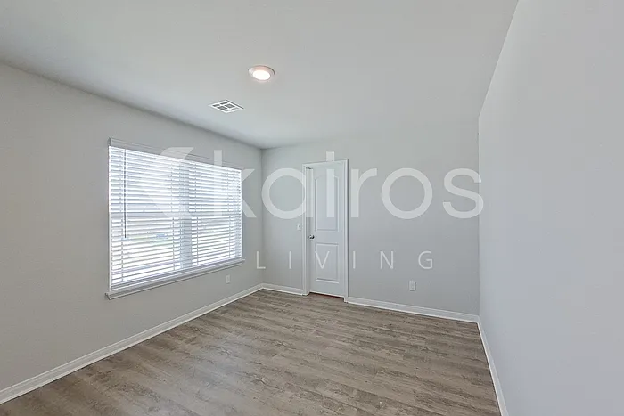 712 Saint James Pl — Photo 19