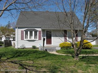 920 Woodcrest Dr, Spring Lake, NJ 07762